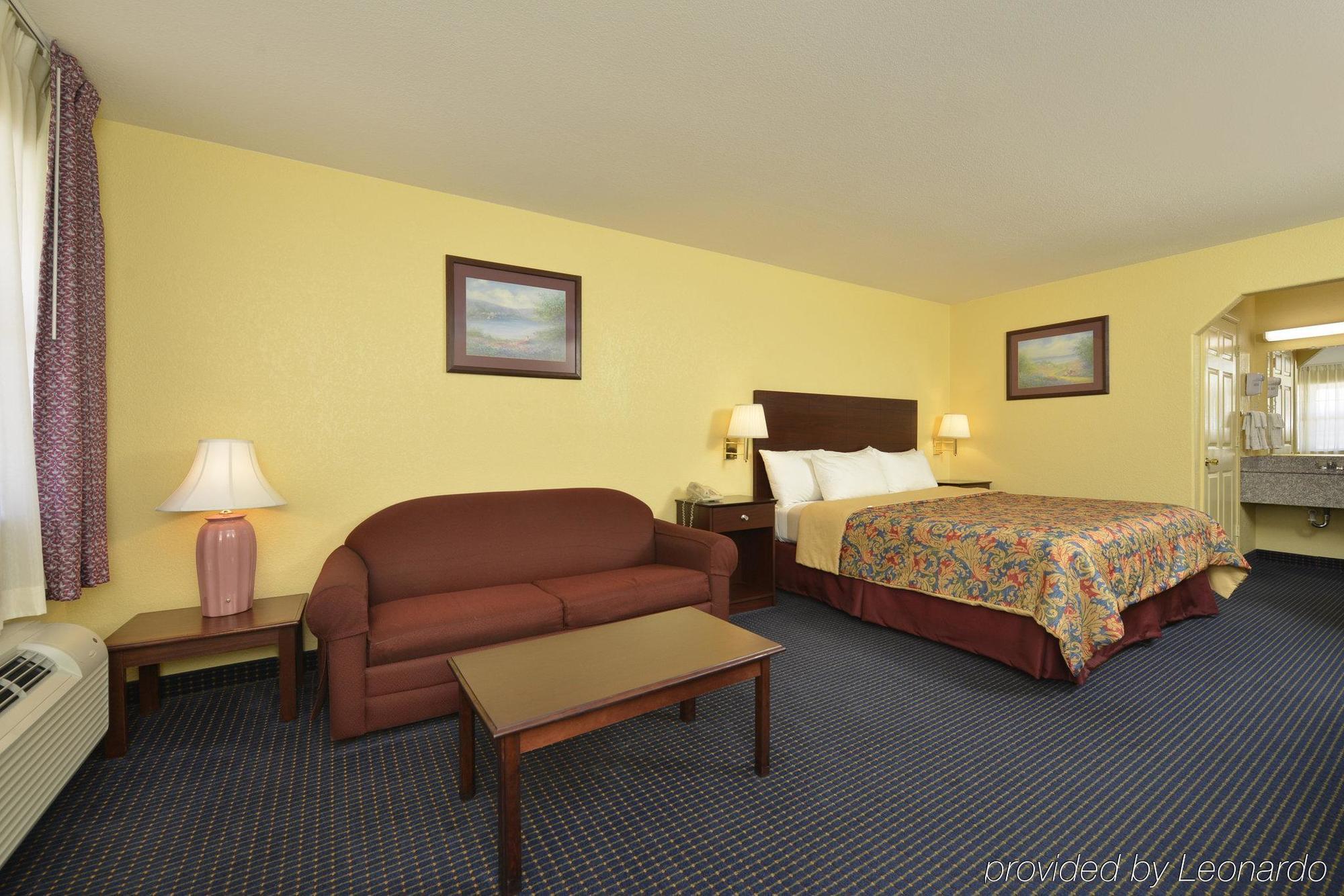 Days Inn Gun Barrel City Oda fotoğraf