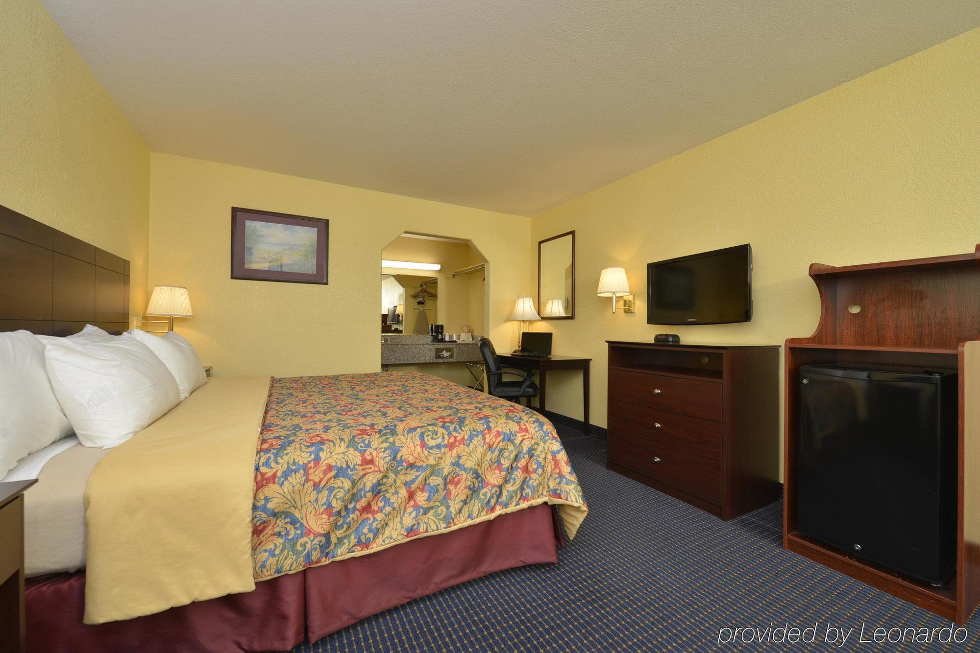 Days Inn Gun Barrel City Dış mekan fotoğraf