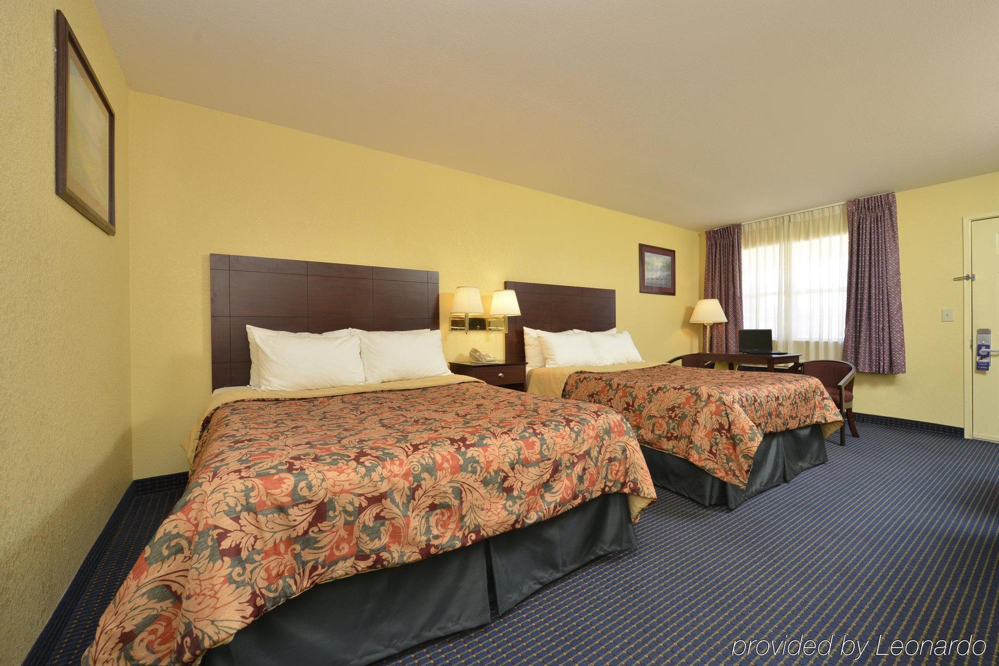 Days Inn Gun Barrel City Dış mekan fotoğraf