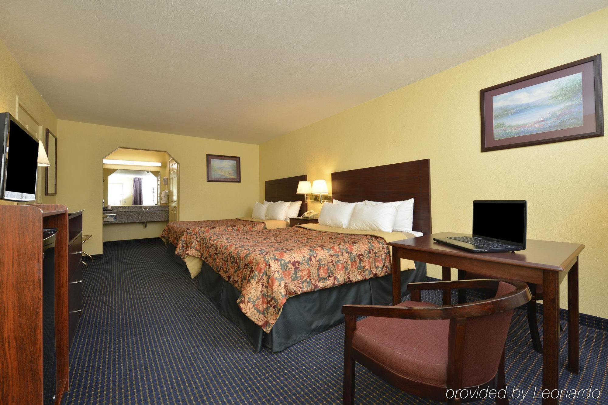 Days Inn Gun Barrel City Dış mekan fotoğraf