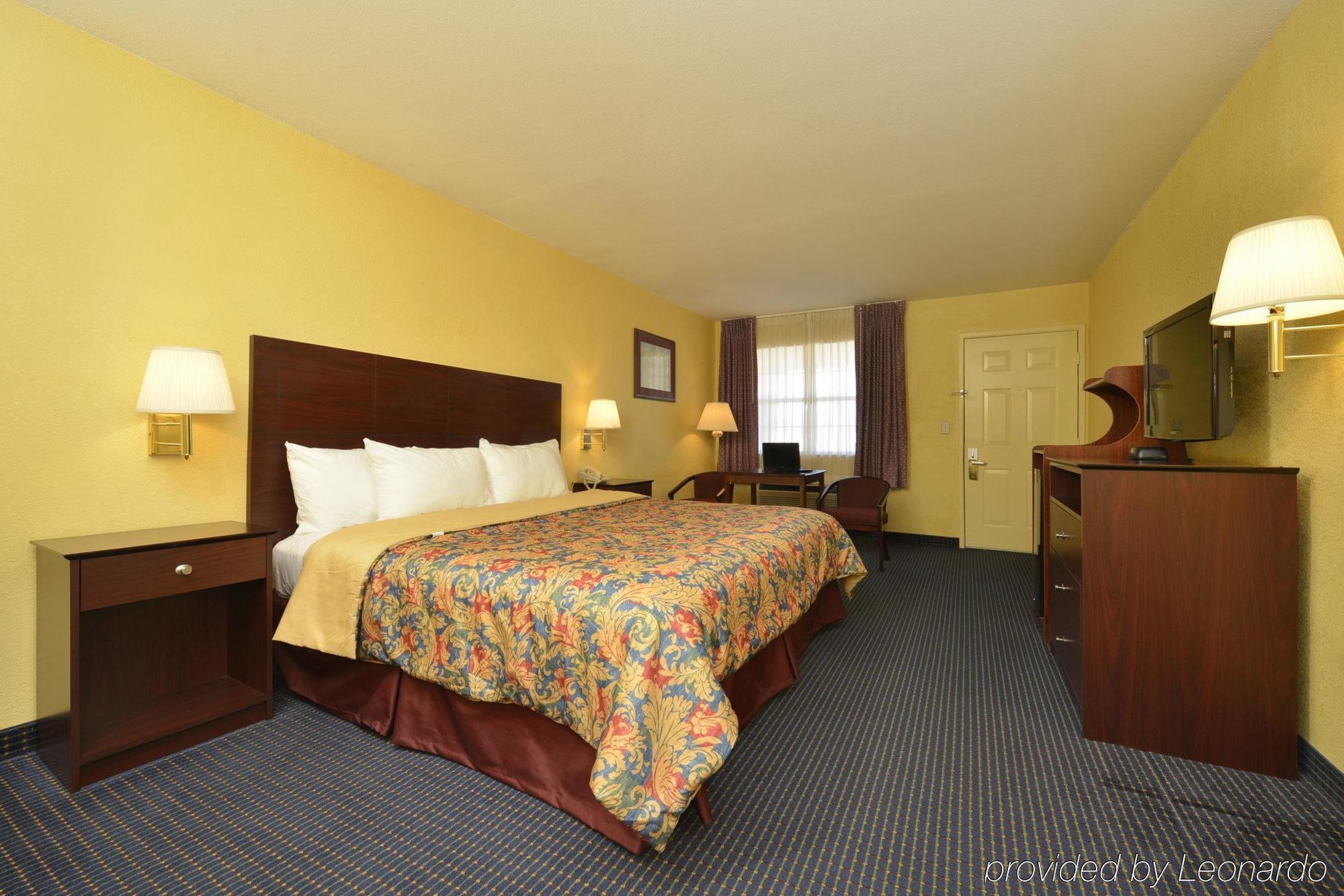 Days Inn Gun Barrel City Dış mekan fotoğraf